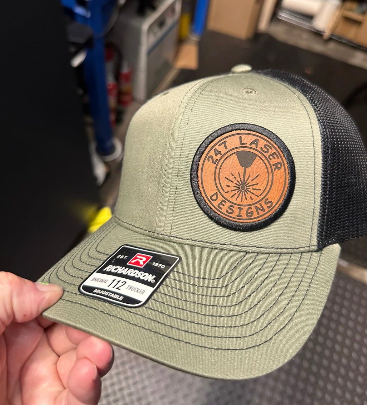 Circle/black Stitching